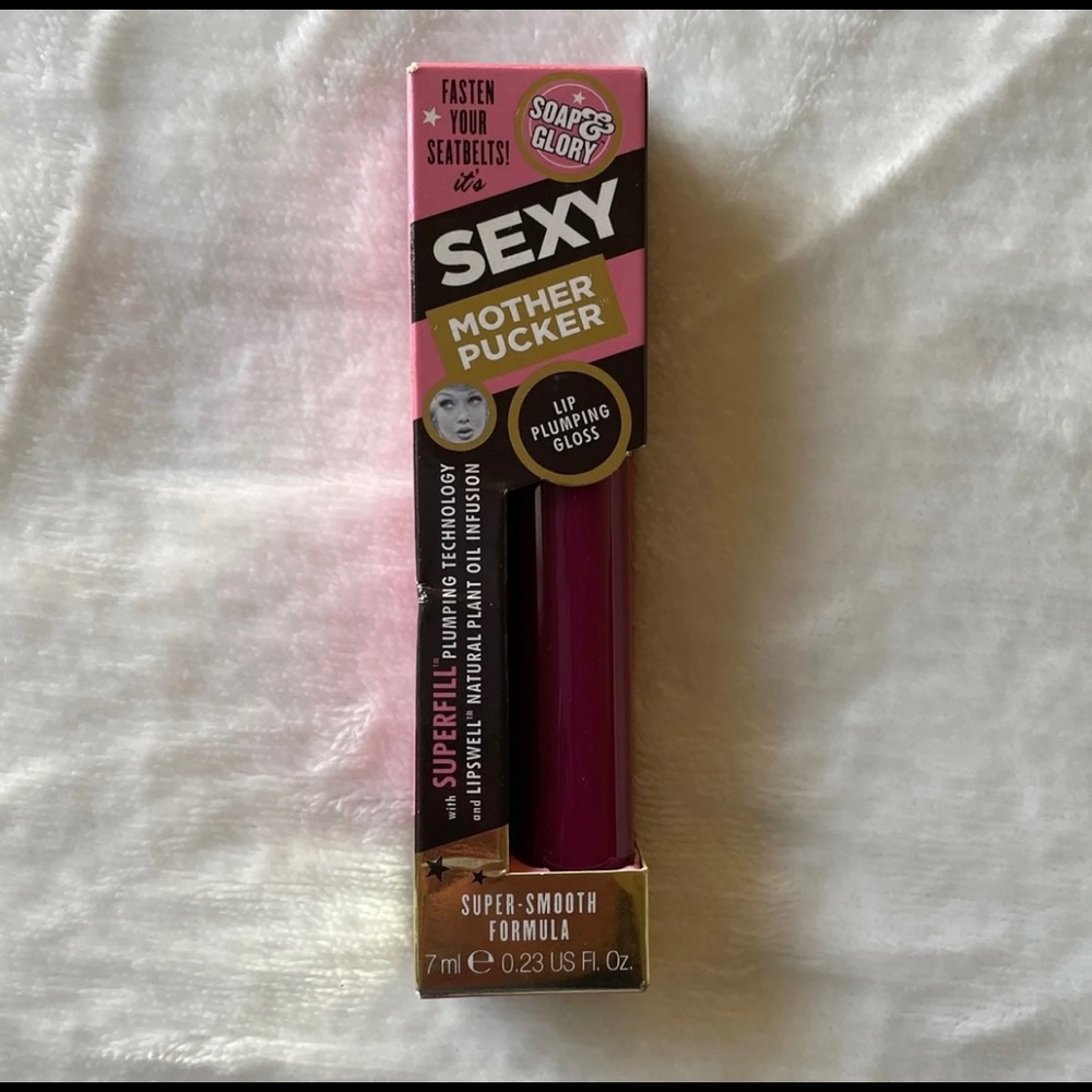 Soap & Glory Sexy Mother Pucker Lip Plumping Gloss in Berry Thing